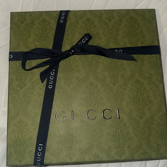 Gucci hat is in new condition.. - Picture 2 of 2